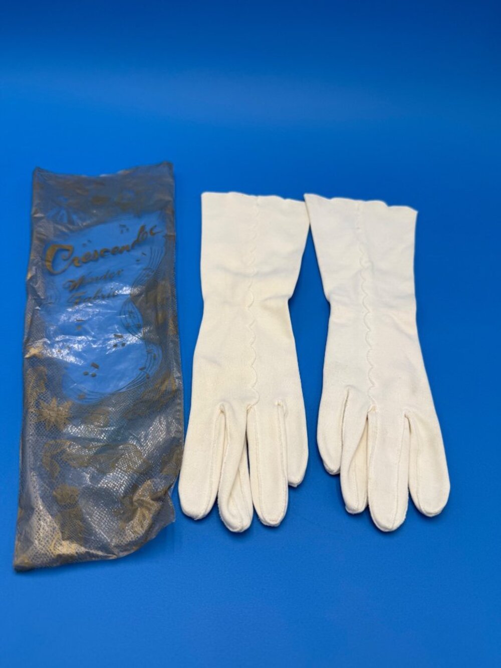 Vintage Crescendo Wonder Fabric Gloves Sz 7.5 Scalloped 13" long Original Packag